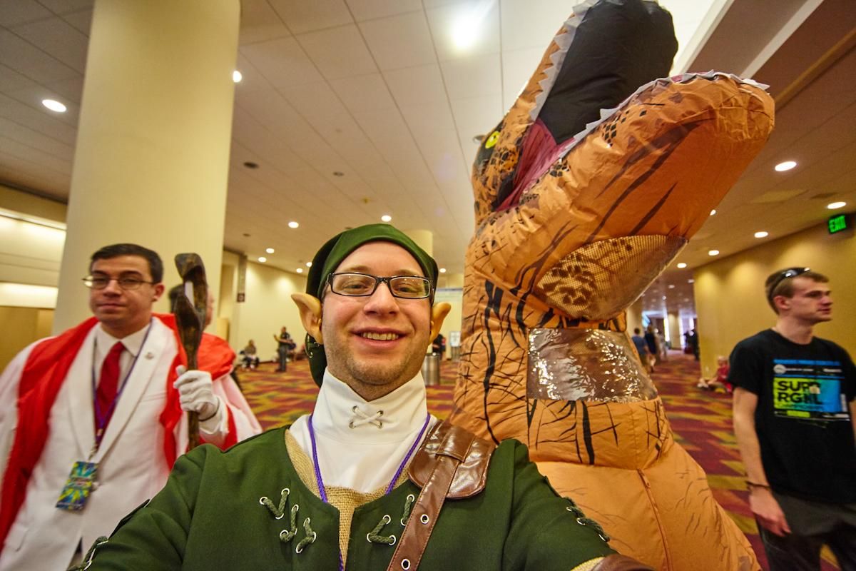 2017-indiana-comic-con-selfies-with-costumes-series (13)